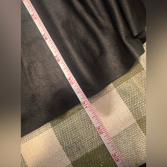 T Tahari Faux Leather Black A-Line Skirt - Picture 6 of 8